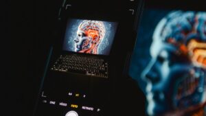 California obliga a empresas de inteligencia artificial a transparentar protocolos de seguridad y prácticas responsables