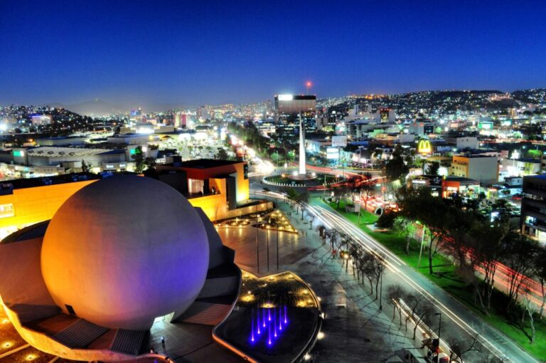 Imagen editorial de conciertos y ferias culturales en Tijuana que muestran cómo los eventos Tijuana impulsan turismo y economía regional.