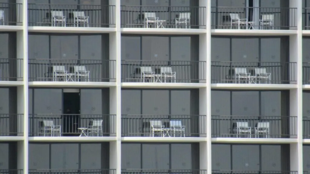 Vista aérea de viviendas en San Diego que refleja la creciente demanda y el déficit habitacional