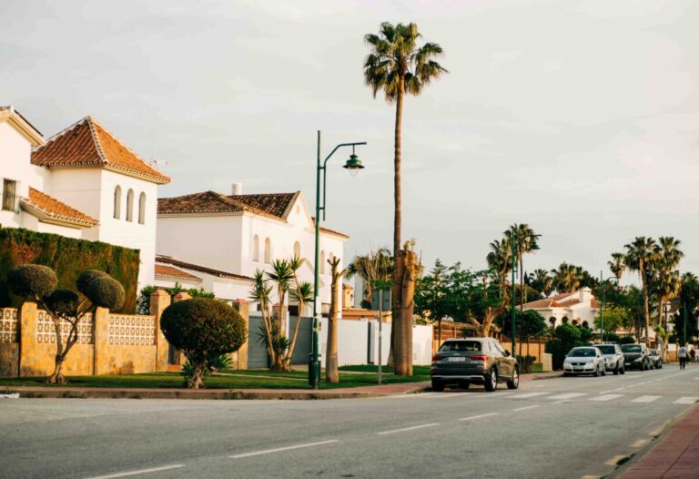 Propuesta de viviendas en Clairemont San Diego con diseño urbano que respeta barrios residenciales y promueve comunidad.