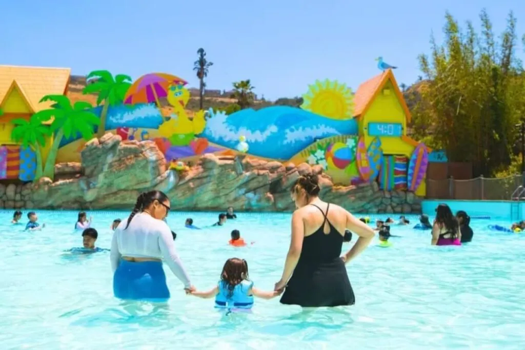 Vista ilustrativa de Sesame Place San Diego que anuncia cierre temporal y reapertura en 2026 con nuevas atracciones familiares