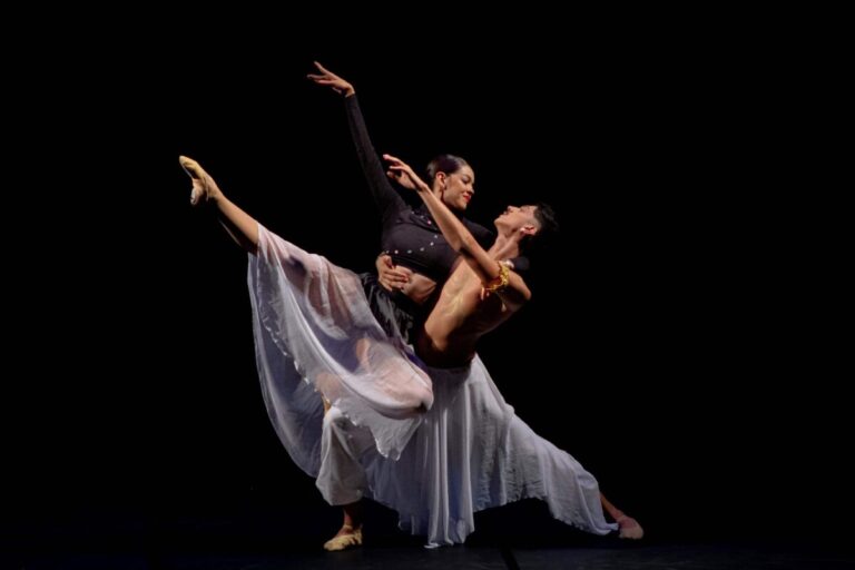 El Ballet de Jalisco durante su presentación en San Diego de Alejandría ante la comunidad mexicana
