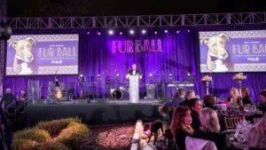 Fur Ball San Diego reúne a la comunidad para apoyar el bienestar animal en una gala con estilo y empatía