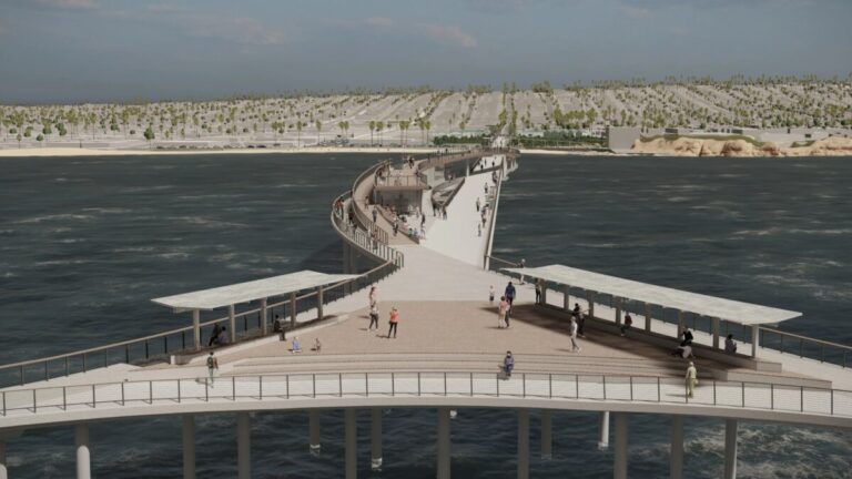 Vista panorámica del Ocean Beach Pier en San Diego cerrado y en incertidumbre sobre su futuro