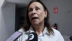 Rocío Nahle en conferencia de prensa en Veracruz, en medio de la polémica por su reacción ante las inundaciones y el fondo contra desastres.