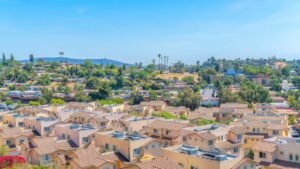 El desarrollo de vivienda en San Diego se desacelera mientras crece la demanda de espacios accesibles y sostenibles.