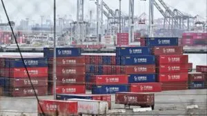Cargueros y contenedores representan el avance comercial de China en mercados internacionales.
