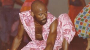 Escenario de danza en SDSU celebra el legado de Danny Lyon Scarborough y su impacto en la cultura afroamericana.