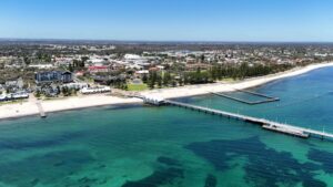 Día soleado en San Diego con cielo despejado y temperatura ideal de 21 °C