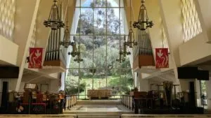 Comunidad reunida en La Mesa durante actividades sociales que celebran 130 años de historia local