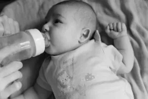 Envases de leche infantil retirados del mercado en California por contaminación de botulismo