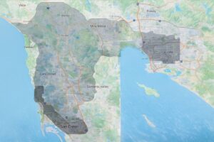 Robotaxi Waymo circulando por zonas urbanas de San Diego tras aprobación estatal