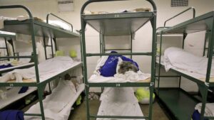 Cárceles del condado de San Diego eliminan literas triples para mejorar seguridad y cumplir normas estatales