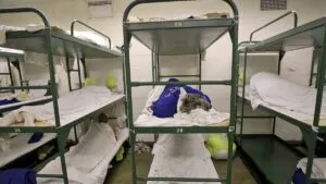 Cárceles del condado de San Diego eliminan literas triples para mejorar seguridad y cumplir normas estatales