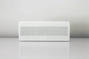 Escuela del sur de San Diego con purificador de aire instalado en aula para mejorar la calidad del aire y salud escolar