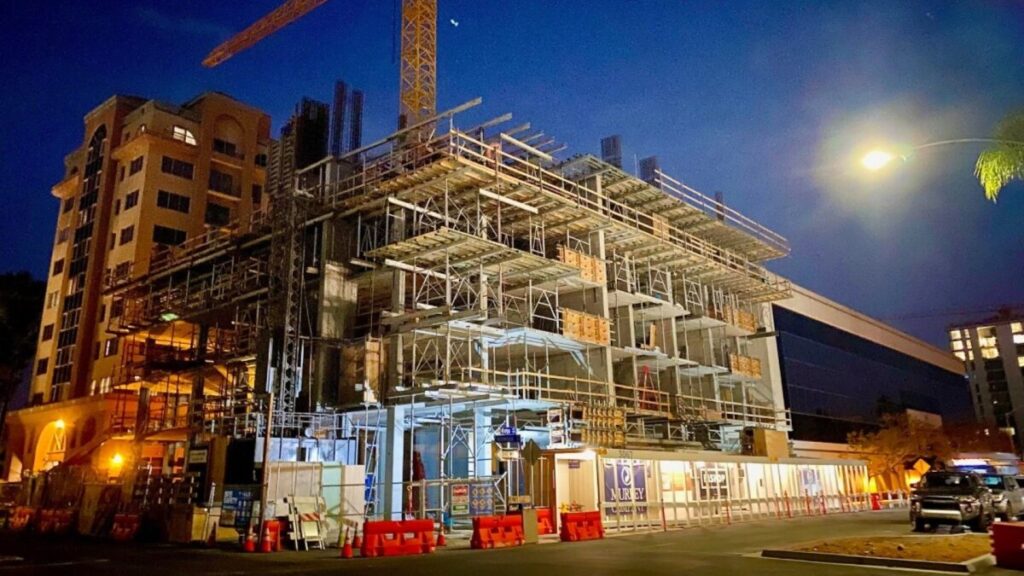 Conjunto habitacional en San Diego que refleja la expansión de vivienda asequible impulsada por nuevos fondos municipales