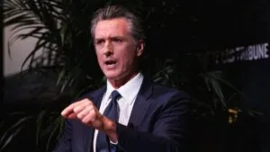 Gavin Newsom presenta red estatal de salud pública con exfuncionarios del CDC para fortalecer políticas científicas