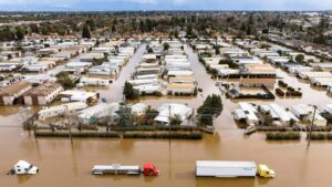 Inundaciones afectan California con evacuaciones, rescates y alertas por lluvias intensas durante varios días