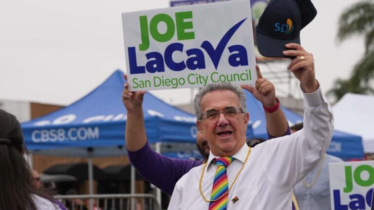 Joe LaCava en una sesión del Concejo de San Diego tras su reelección como presidente