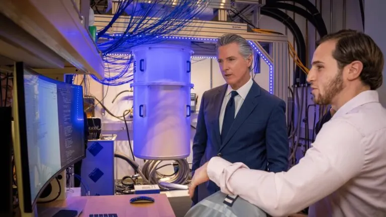 Normativa tecnológica en California enfrenta presión de Big Tech y avanza con leyes diluidas