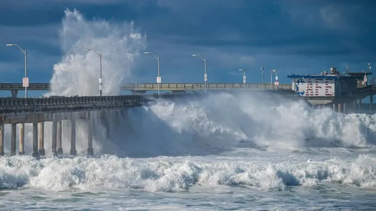 Playas de San Diego cerradas por altos niveles de bacterias tras lluvias