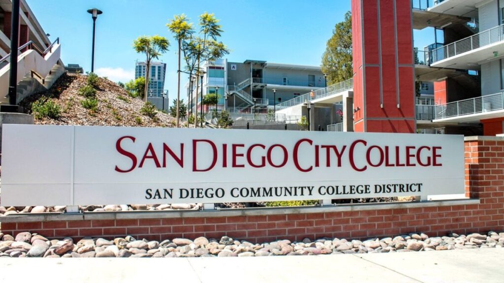 Alerta en San Diego City College por presencia de ICE cerca del campus y medidas de protección estudiantil