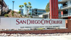 Alerta en San Diego City College por presencia de ICE cerca del campus y medidas de protección estudiantil
