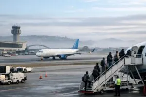 Aeropuerto de Tijuana vuelve a operar tras neblina que afectó vuelos el 20 de enero