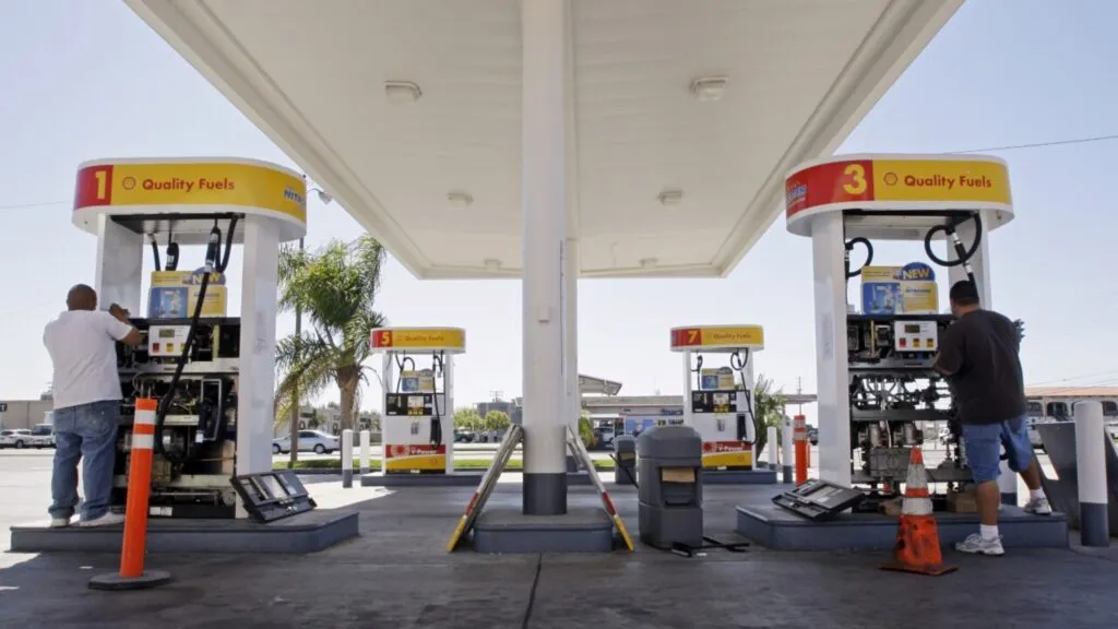 Gasolina a la venta en San Diego con precios más bajos tras varios años de incrementos