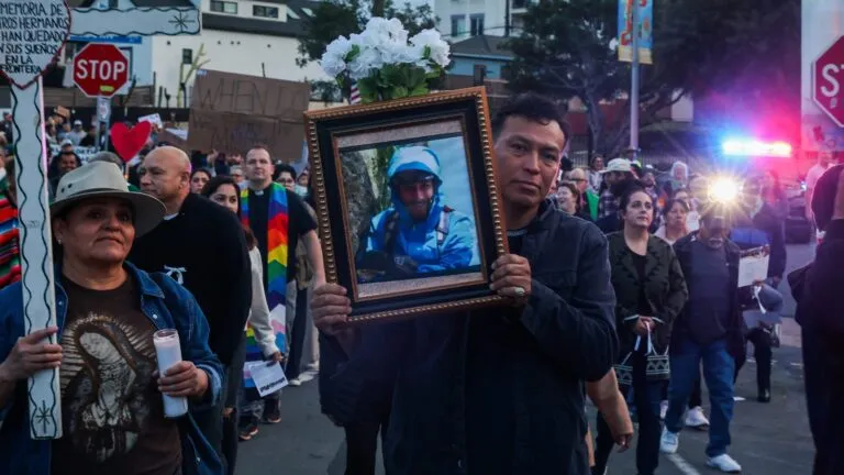 Marchas en San Diego con amplia participación comunitaria en apoyo a Minneapolis