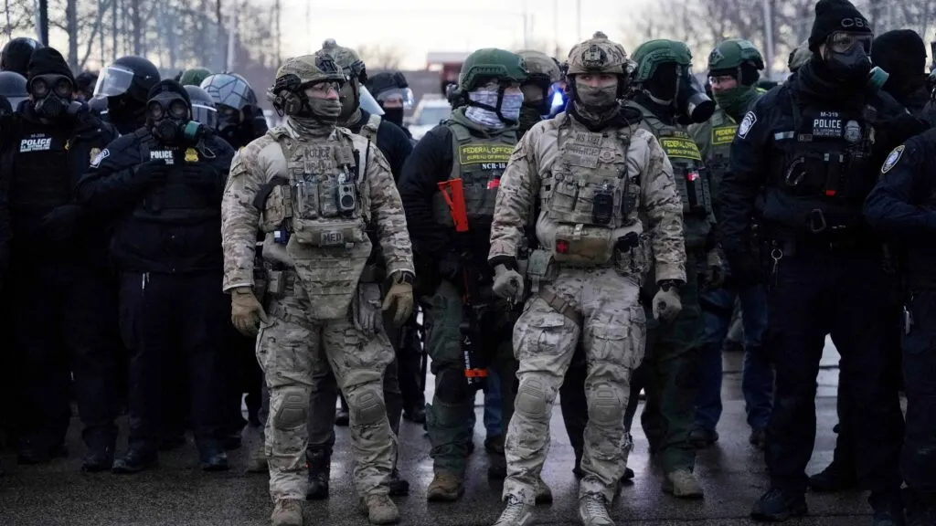 Minnesota moviliza Guardia Nacional y mantiene tropas en alerta ante protestas y tensión social en Minneapolis