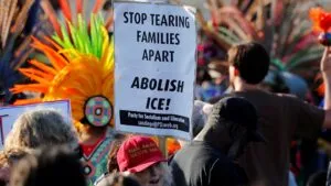 Nativos Americanos protestan por detenciones erróneas durante operativos de ICE en Estados Unidos