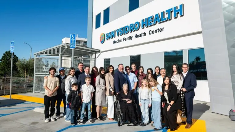Clínica de salud en National City centraliza servicios médicos, dentales y de atención integral para familias y adultos mayores