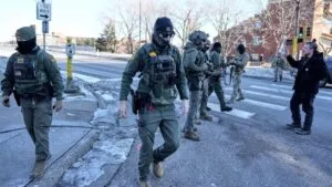 Oficiales federales realizan operativo migratorio sin orden judicial en Estados Unidos