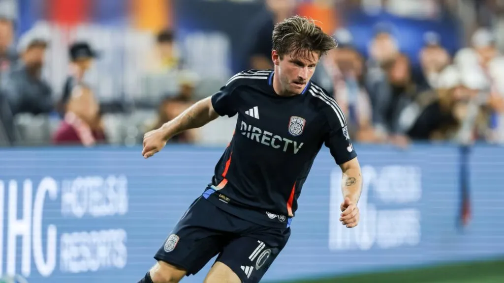 Anders Dreyer celebra un gol con San Diego FC tras firmar su renovación de contrato