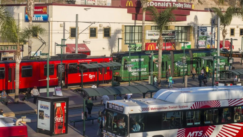 Transporte público en California enfrenta crisis financiera y operativa sin soluciones claras