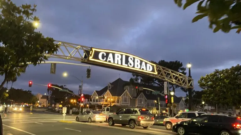 Carlsbad declara emergencia local por ruptura de tubería en intersección clave de la ciudad