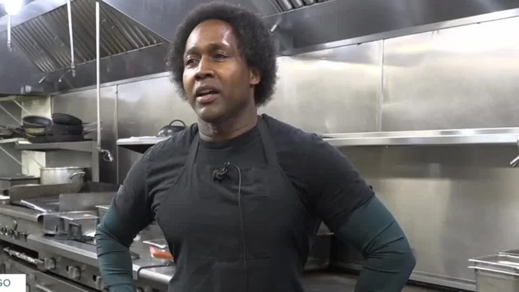 Troy Williams, chef de Miss B’s en Mission Beach, reflexiona durante el Black History Month
