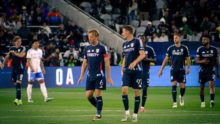 Jugadores de San Diego FC celebran gol ante Montréal en partido disputado en Snapdragon Stadium