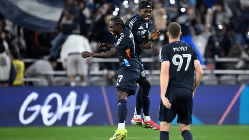 Jugadores de San Diego FC enfrentando a Pumas en el Estadio Olímpico Universitario por Concachampions