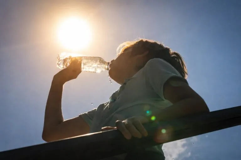 Nuevo México enfrenta calor extremo con alertas de salud y temperaturas superiores a 105 grados Fahrenheit