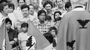 Caucus Hispano debate retiro del nombre de César Chávez en espacios públicos tras controversia en Estados Unidos