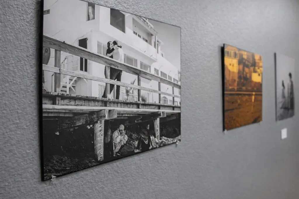 Mujeres Cíclopes exhibición reúne fotógrafas de Baja California en San Diego con arte visual contemporáneo