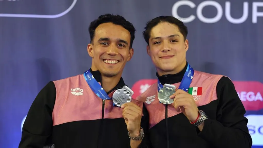 Clavadistas mexicanos compiten en el Mundial de Clavados Montreal 2026 en prueba sincronizada