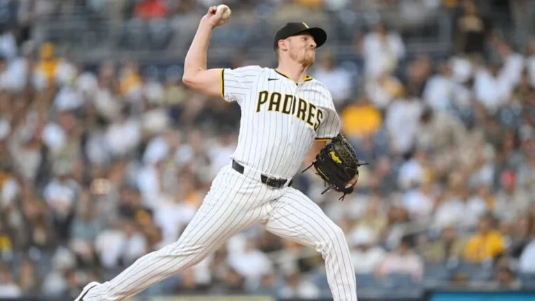 Nick Pivetta abridor de Padres en el Día Inaugural 2026 en Petco Park