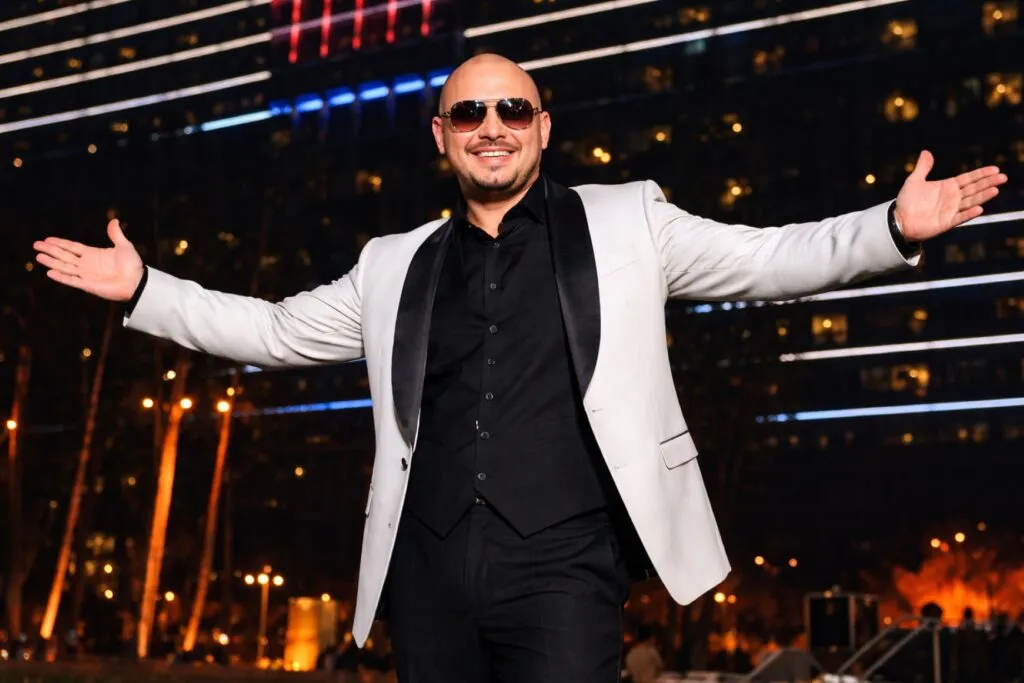 Pitbull San Diego en concierto 2026 I’m Back Tour con público vibrante