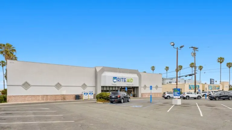 Propuesta de Walmart Depot en Ocean Beach como centro logístico de entregas en San Diego.