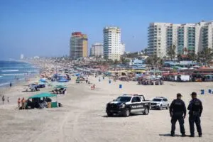 Playas de Rosarito con vigilancia reforzada y alta afluencia turística en zonas costeras