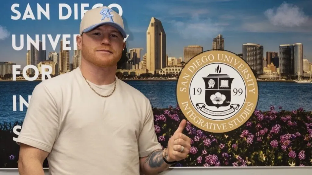 Canelo Álvarez en universidad de San Diego iniciando estudios y combinando su carrera de boxeo con formación académica