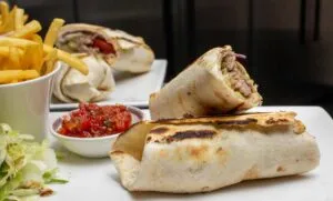 promociones del Día Nacional del Burrito en San Diego con restaurantes y comida mexicana